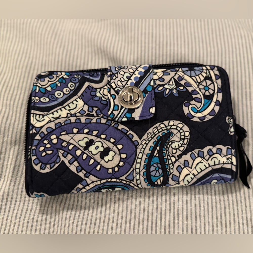 EUC Vera Bradley Deep Night Paisley Wallet